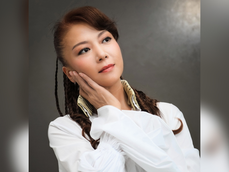 小比類巻かほる