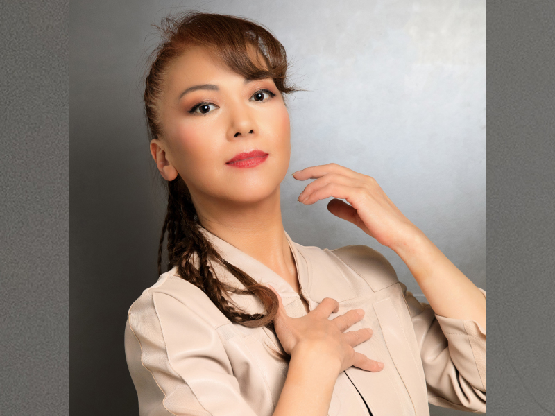 小比類巻かほる