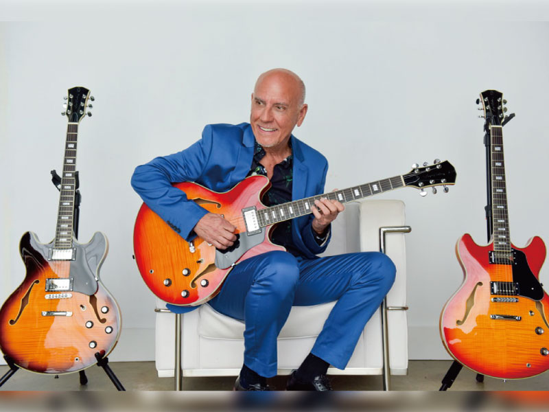 Larry Carlton 