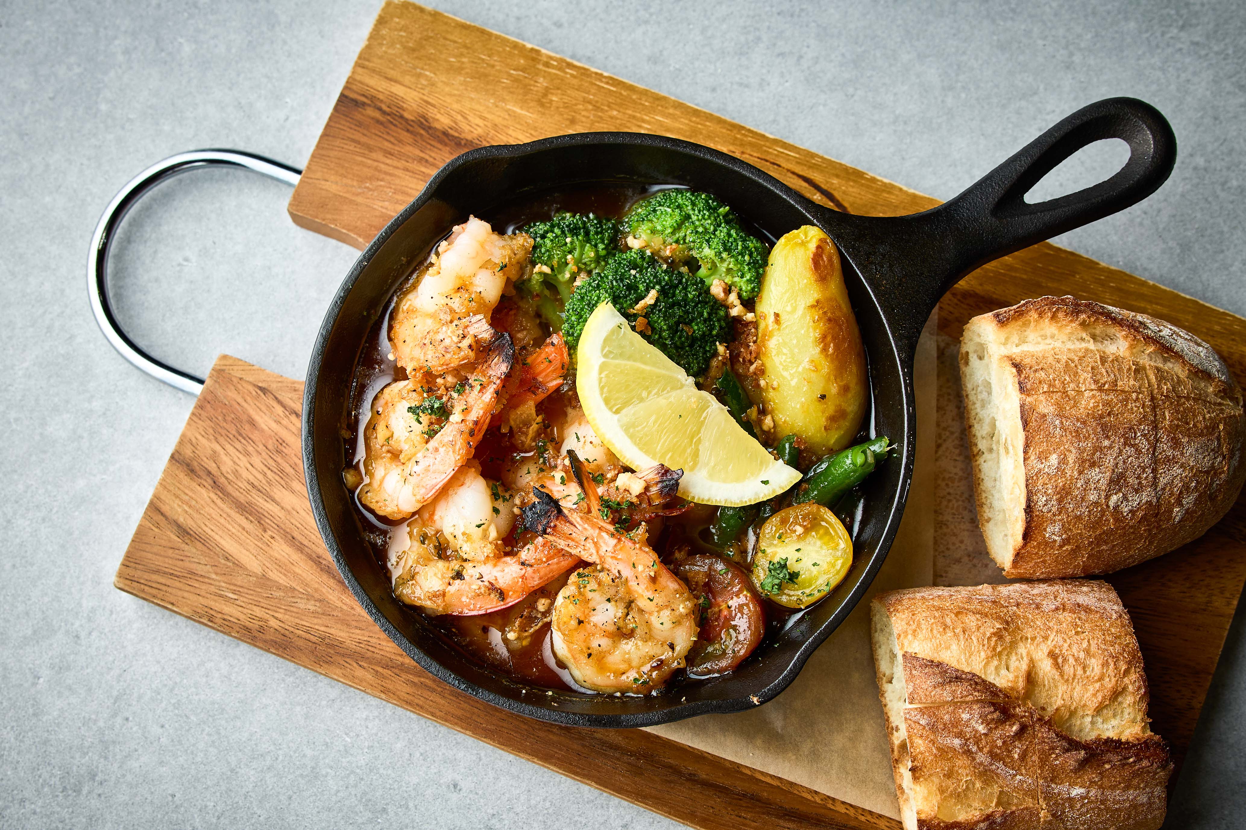 横浜オリジナルソースのガーリックシュリンプの画像