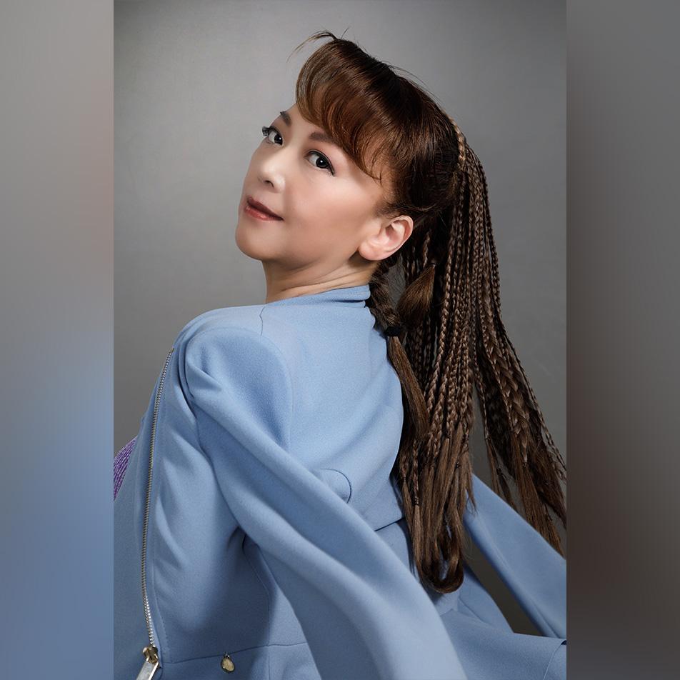 小比類巻かほる